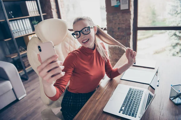 Positieve manager marketeer bezetting professionele deskundige kraag — Stockfoto