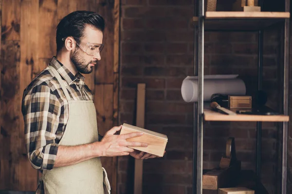 Photo portrait of serious professional skilled handsome trendy m — Stock Photo, Image