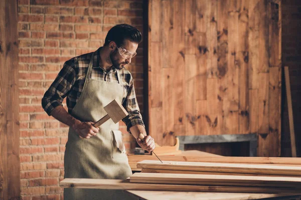 Ontwerp mensen persoon fabriek reparatie winkelconcept. Zijkant profiel c — Stockfoto