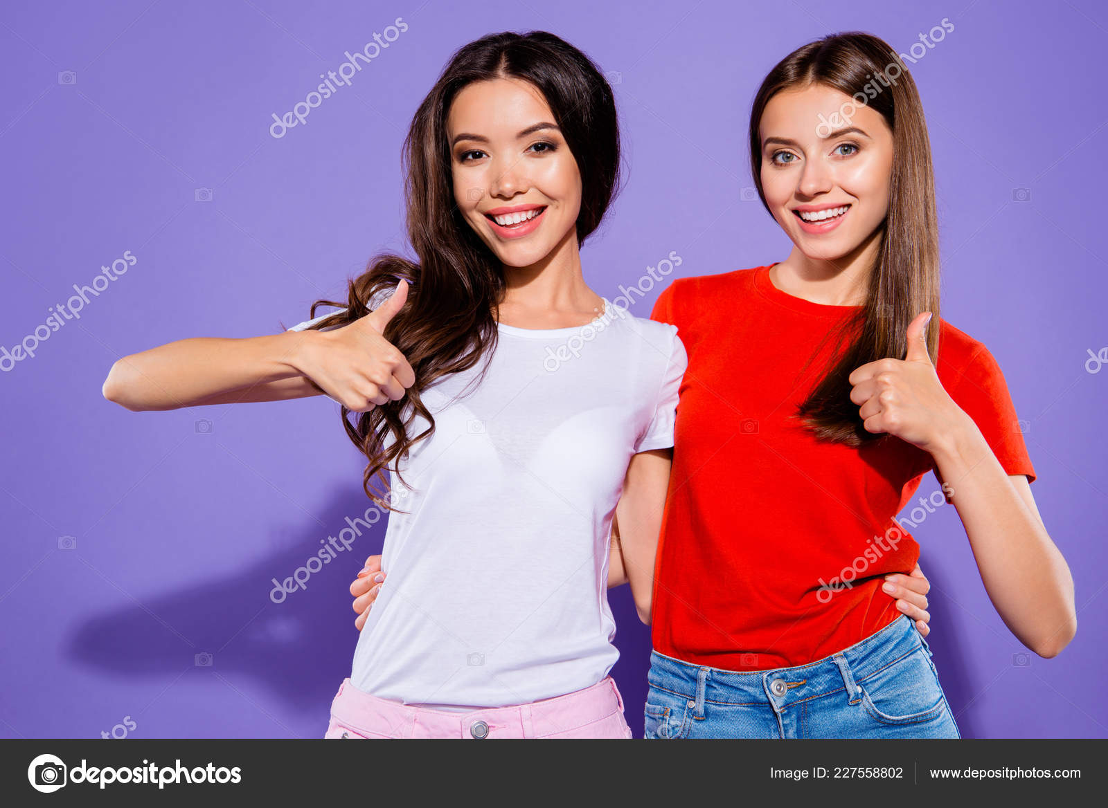 nice girls thumbs Nice girls thumbs
