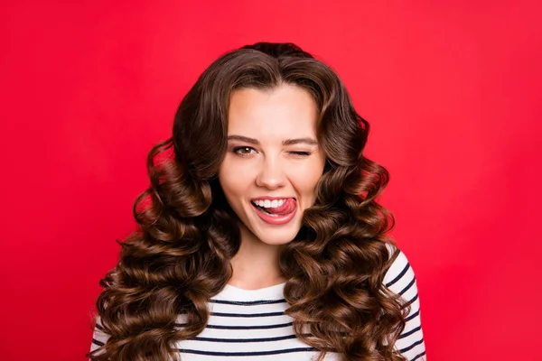 Cerca Retrato Alegre Atractiva Ella Chica Con Coquetear Tocando Labio — Foto de Stock