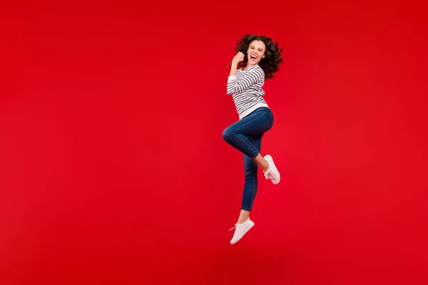 Foto Cuerpo Tamaño Completo Volar Alta Atractiva Hermosa Chica Ganó —  Fotos de Stock