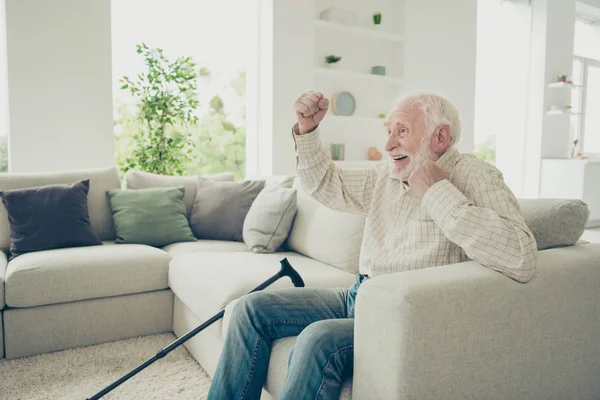 De cerca foto de perfil lateral de pelo gris él su abuelo w —  Fotos de Stock