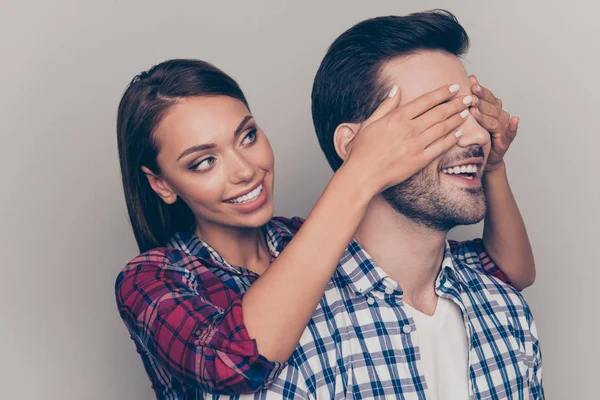 Nahaufnahme Porträt von zwei schönen liebenswerten süßen attraktiven schönen — Stockfoto