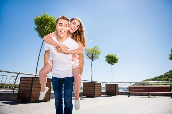 klänning hastighet datinggratis dating webbplatser recensioner