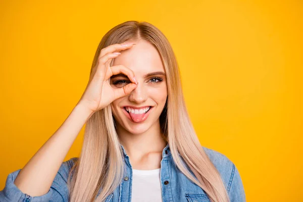 Primer plano retrato de ella ella fresco loco atractivo glamoroso che — Foto de Stock