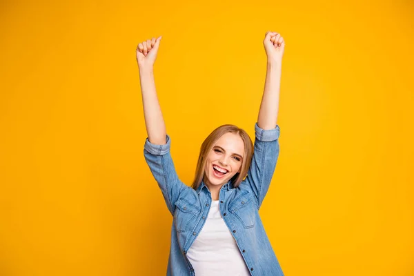 Portret van mooie leuke aantrekkelijke mooie zoete schattig vrolijk — Stockfoto