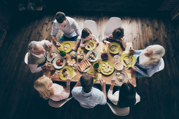 Top boven hoge hoekmening van leuke aantrekkelijke mooie rustige VR — Stockfoto