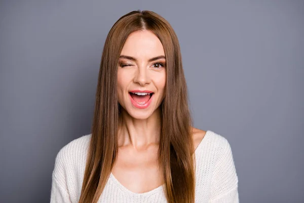 Close-up portret van haar ze aardig leuke mooie lief aantrekkelijk — Stockfoto