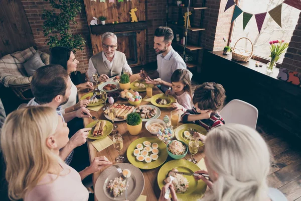 Schön liebevoll süß freundlich fröhlich positiv Familie klein wenig — Stockfoto