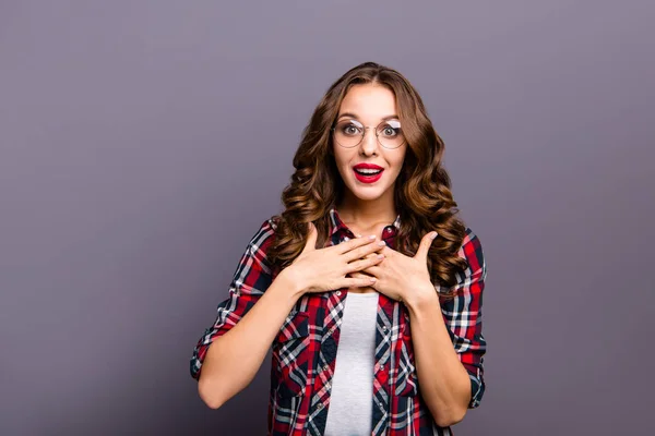 Close up retrato de incrível bonito ela sua senhora ganhar dinheiro prêmio melhor trabalhador do ano sem palavras questionado vestindo especificações xadrez camisa roupas isoladas fundo cinza — Fotografia de Stock