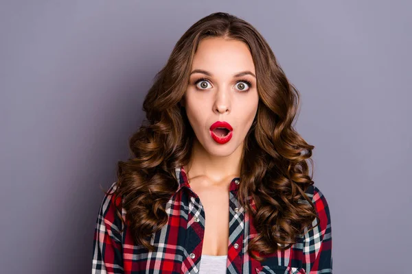 Close-up portrait of nice-looking cute adorable attractive charming pretty winsome shocked wavy-haired lady cool shine look opened mouth isolated over gray pastel violet background — Stock Photo, Image