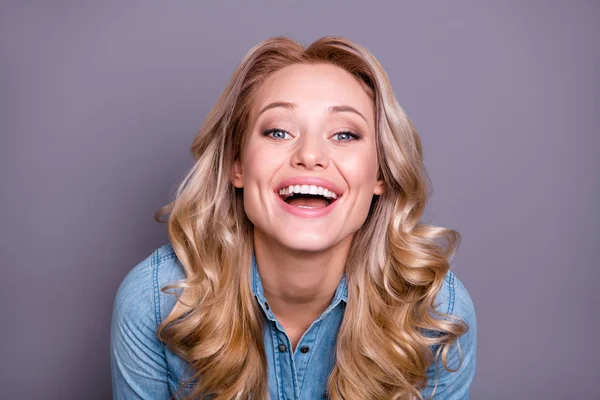 Close-up portrait of her she nice cute lovely adorable fascinating attractive cheerful wavy-haired lady having good day isolated over gray violet purple pastel background — Stock Photo, Image