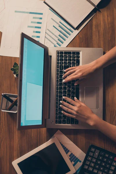 Vertical top above high angle view of feminine hands typing keyboard email journalism part time offers fashion author essay journalist secretary assistant economy accountant on table desk desktop — Stock Photo, Image