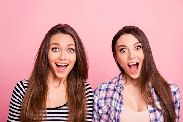 Close-up portrait of nice-looking attractive lovely fascinating winsome cheerful overjoyed funny funky straight-haired girls wearing casual opened mouth isolated over pink pastel background — Stock Photo, Image