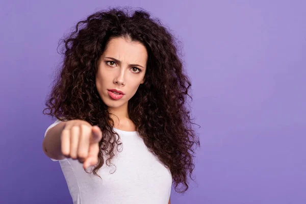 Close up photo beautiful her she lady hand arm index finger point you restriction stop stand there don 't move warn attention wear casual white t-shirt clothes outfit isolated violet purple background —  Fotos de Stock