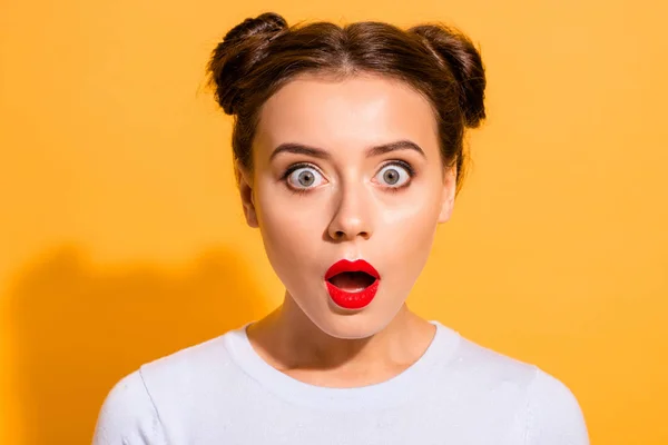 Close-up portrait of her she nice attractive lovely puzzled girl opened mouth stunning news isolated over bright vivid shine yellow background — Stock Photo, Image