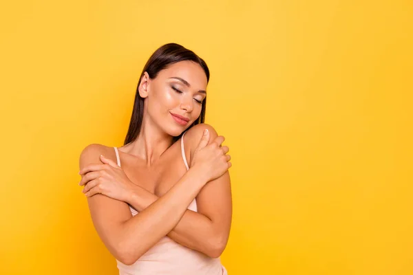 Close up photo beautiful she her her lady big lips eyes closed overjoyed skin condition spa salon procedure treatment therapy wear casual pastel tank-top outfit ropa aislada amarillo brillante fondo — Foto de Stock