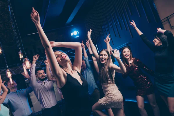 Nice-looking gorgeous attractive glamorous slim fit graceful cheerful cheery glad positive stylish girl and guys having fun festal social lifestyle in modern popular fashionable luxury place nightclub — Stock Photo, Image