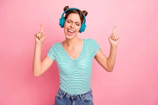 Portrait of her she nice lovely charming cute cheerful cheery positive girl listening new cool track list radio stereo audio having fun isolated over pink pastel background — Stock Photo, Image