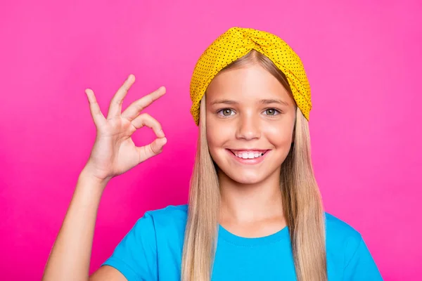 Close up photo of positive cheerful kid future promoter show ok sign recommend tips ads wear trend bright clothes isolated over fuchsia color background — ストック写真