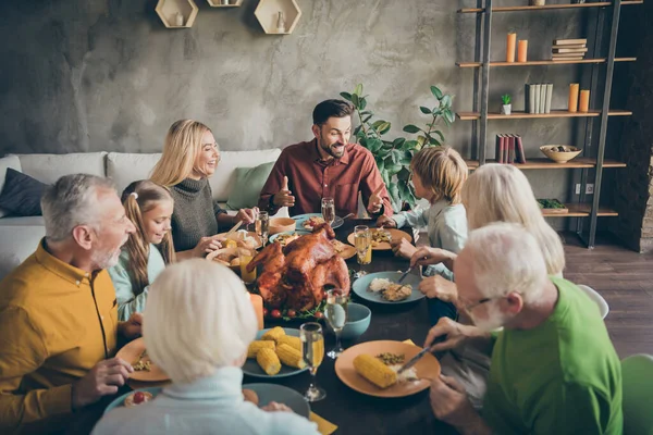 Portrait of nice charming cheerful big full family company group brother sister talking meeting gathering eating domestic meal dishes brunch gratefulness modern loft industrial style interior house — Stock Photo, Image