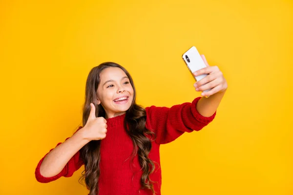 Excellent alright. Portrait of positive cheerful funky wavy curly hair girl make selfie show thumb up sign approve her traveling journey recommend advertise blog wear stylish trendy pullover isolated — Stock Photo, Image