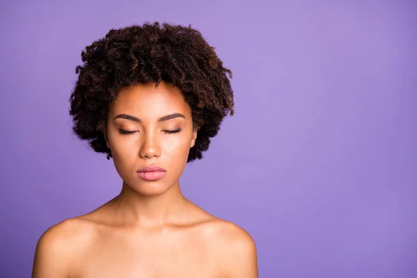 Close-up portrait of her she nice attractive charming lovely winsome shine naked nude wavy-haired girl beauty salon closed eyes isolated over violet purple lilac pastel color background — Stock Photo, Image