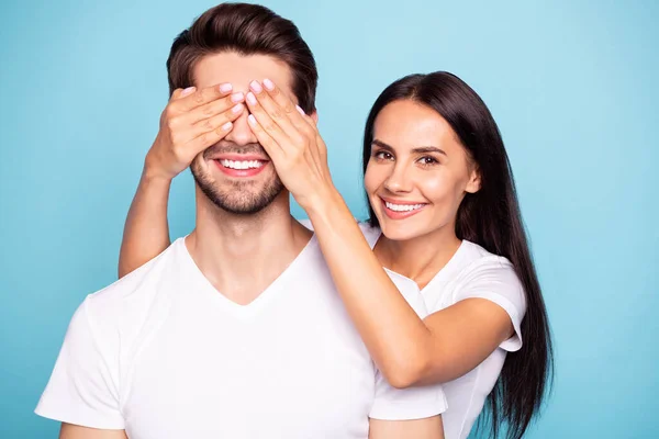 Close-up portrait of his he her she nice attractive charming lovely cute careful sweet cheerful couple girl closing guys eyes isolated over bright vivid shine vibrant blue green turquoise background — Stock Photo, Image