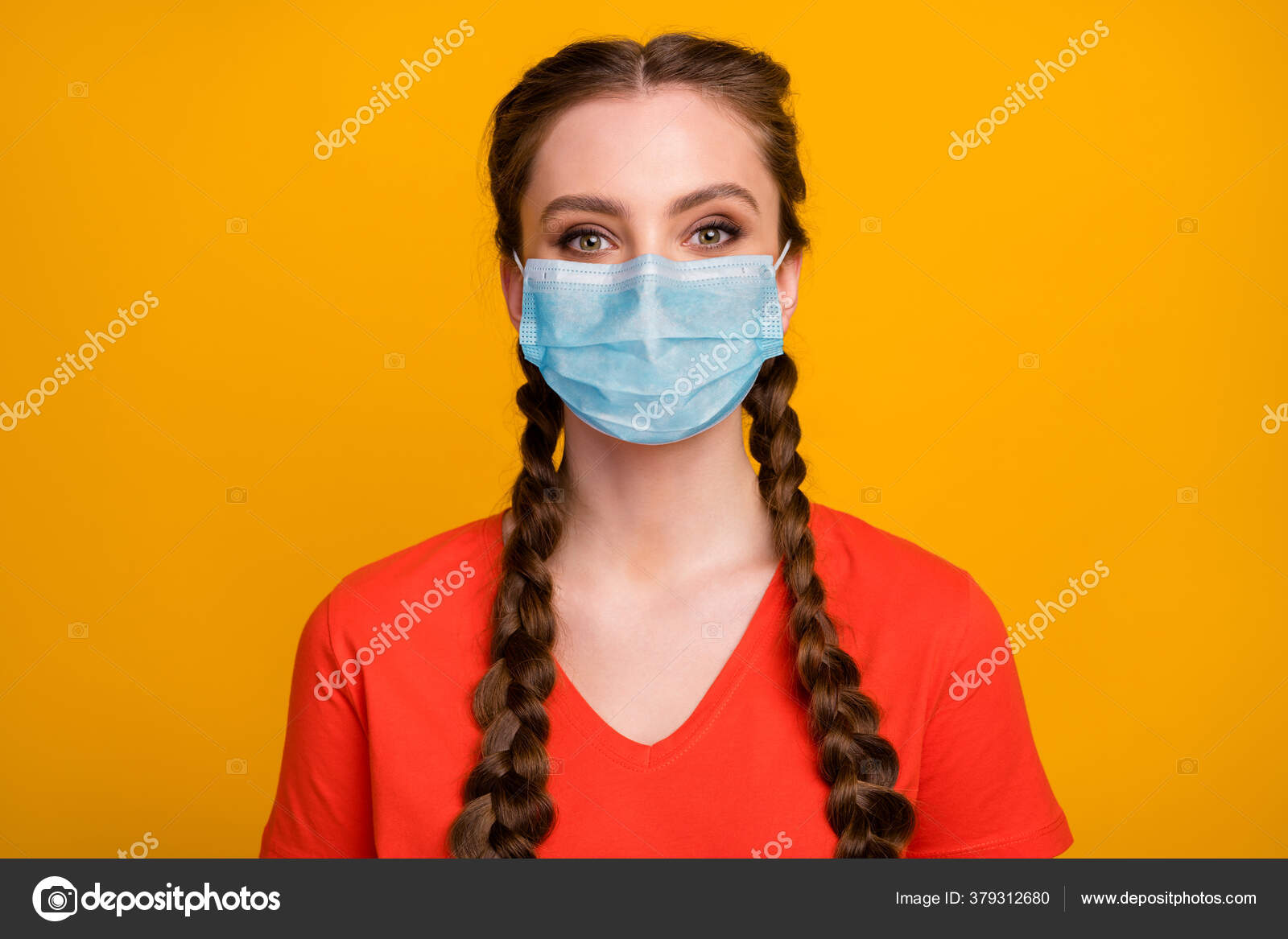 Süßes Girl mit langen Zöpfen lässt sich für die Kamera hart knallen Süßes Girl mit langen Zöpfen lässt sich für die Kamera hart knallen