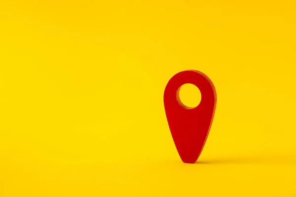 Primo piano vista del punto rosso GPS rout app per le persone a trovare posto soggiorno vivere appartamento casa appartamento camera isolata su luminoso vivido brillare vibrante colore giallo sfondo — Foto Stock