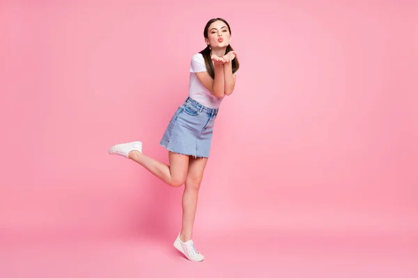 Full length body size view of her she nice attractive lovely pretty lovable sweet feminine cheerful cheery girl posing sending air kiss having fun isolated over pink pastel color background — Stock Photo, Image