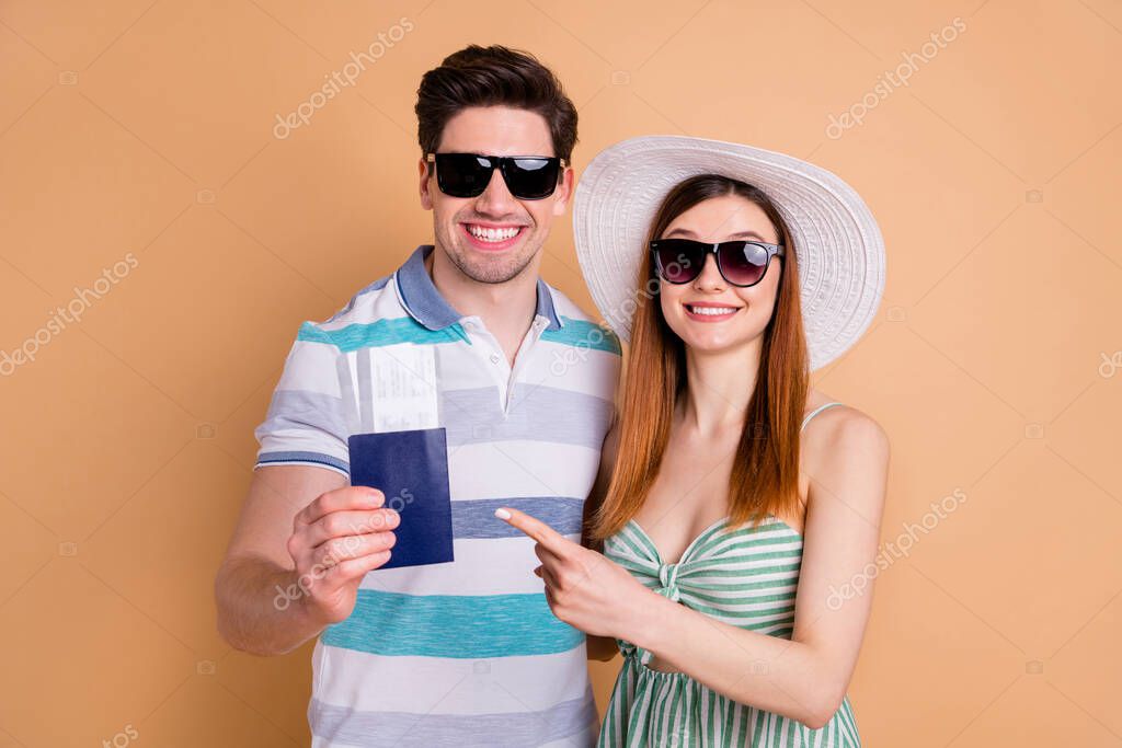 Fotos de Feliz., Sombrero Solar, MALO, DOS, Vacaciones - Imagen de © deagreez1 #394488494 Fotos de Feliz., Sombrero Solar, MALO, DOS, Vacaciones - Imagen de © deagreez1 #394488494