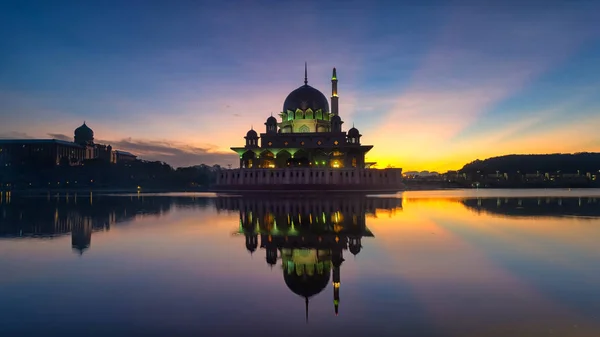 Modern Cami ve onun yansıması