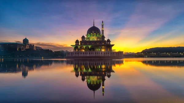 Modern Cami ve onun yansıması