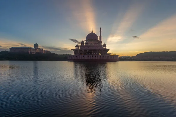 Modern Cami ve onun yansıması