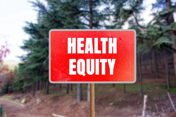 Sağlık Sermayesi mesajı kırmızı yol tabelasına yazılmış. Kavramsal Sağlık Sermayesi sembolü. Boşluğu kopyala.