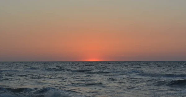 Живописный Вид Бесконечный Морской Пейзаж Летнем Закате — стоковое фото