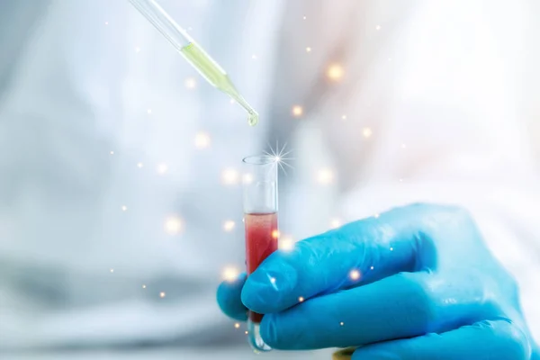 Kutatók Vérmintákat Vizsgálnak Laboratóriumban Kutatók Találmányai Vakcinák Kezelésére Covid Vírus — Stock Fotó