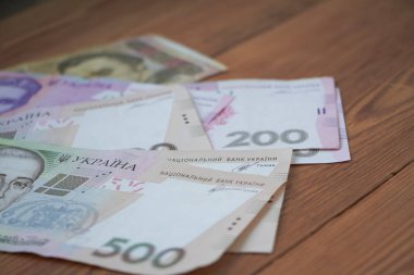 Ukrayna ulusal para birimi, kuş gagası-in farklı değerler, insanlar, para transferi arasındaki hesaplama.