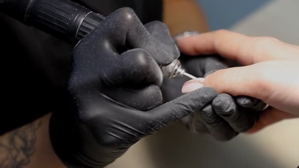 Tratamento Unhas Moagem Polimento Mãos Manicure Faça Manicure Feminina Salão — Vídeo de Stock