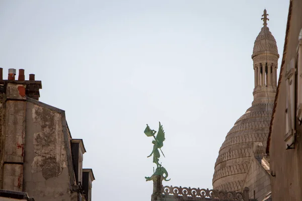 Architektonische und künstlerische Details der Innendekoration der Basilika Sacre Coeur in Paris — Stockfoto