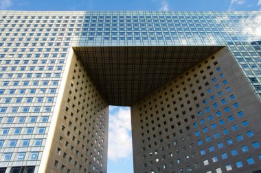 Paris'in La Defence iş bölgesinde Grande Arche yakın çekim