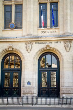 Paris'teki Sorbonne Üniversitesi'nin ana girişi
