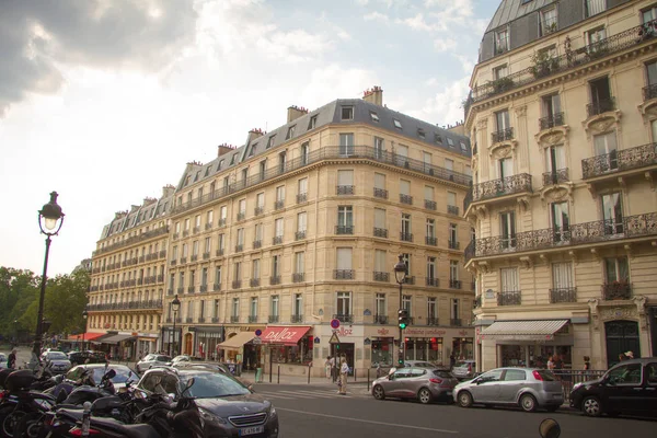 Calle Soufflot desde la Plaza del Panteón hasta los Jardines de Luxemburgo en el centro de París — Foto de Stock