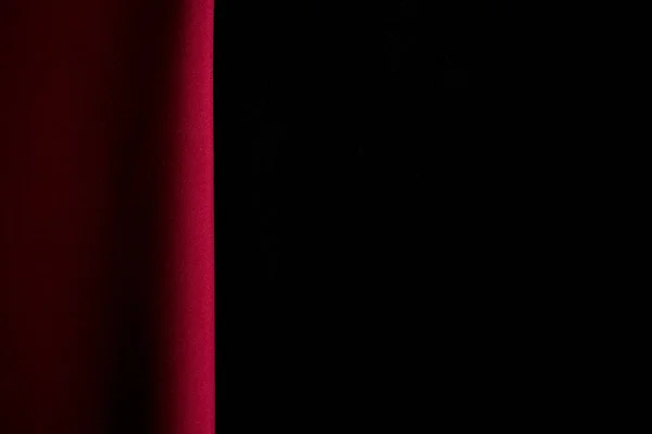 Zwei Farben rot und schwarz Luxus Hintergrund oder Konzept, Falten aus rotem und schwarzem Stoff — Stockfoto