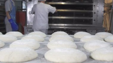 Ekmek fırını içinde pişirme işlemi