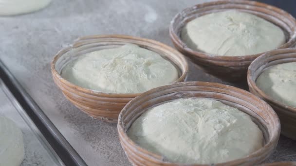 Le processus de cuisson du pain dans la boulangerie — Video