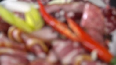 Söğüş bir plaka üzerinde füme