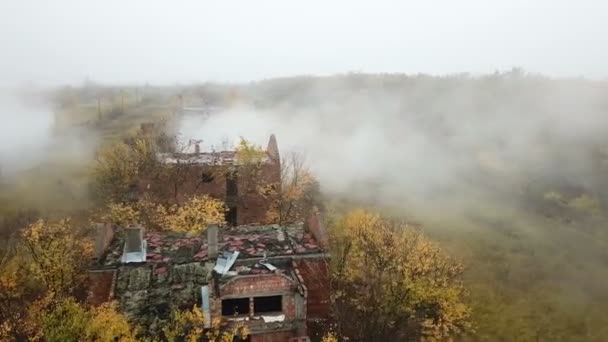 Aldea abandonada. Encuesta aérea — Vídeo de stock